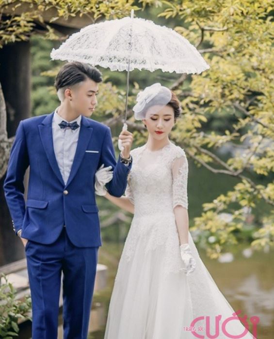 4 cách phối chiếc áo vest nam màu xanh navy